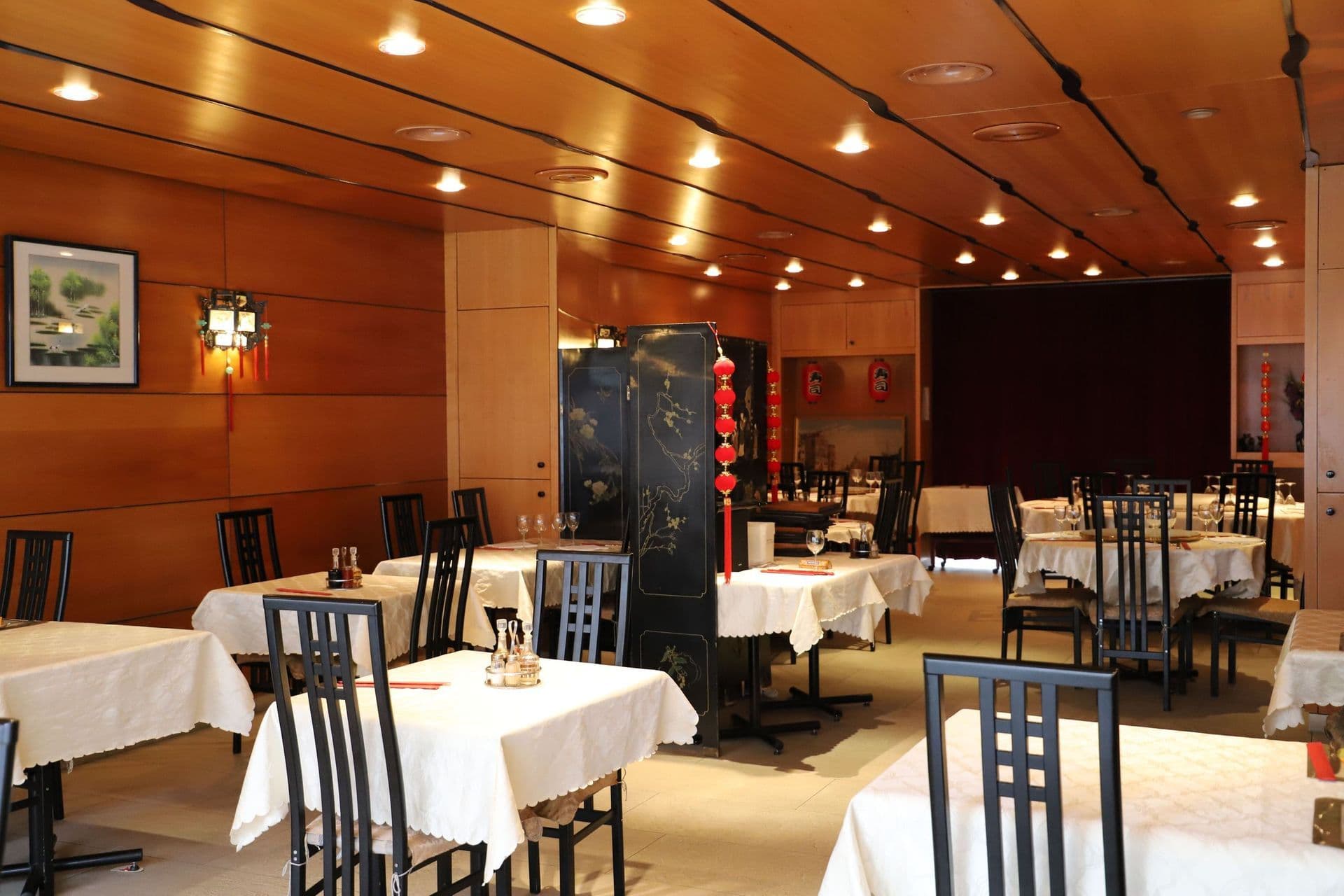 Salle à manger du restaurant Le Chaudron Chez Chen à Moudon